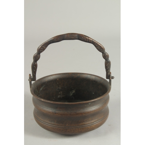 267 - A 16TH CENTURY VENITIAN POSSIBLY VENETO-SARACENIC BRONZE BUCKET, 15cm diameter.