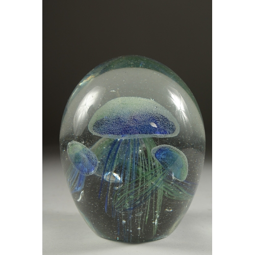 1049 - A JELLYFISH PAPERWEIGHT. 6ins.