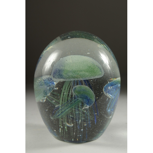 1049 - A JELLYFISH PAPERWEIGHT. 6ins.