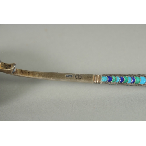 1413 - A RUSSIAN SILVER AND ENAMEL SPOON, 18cm long. Mark: M R.   Weighs: 60gms.