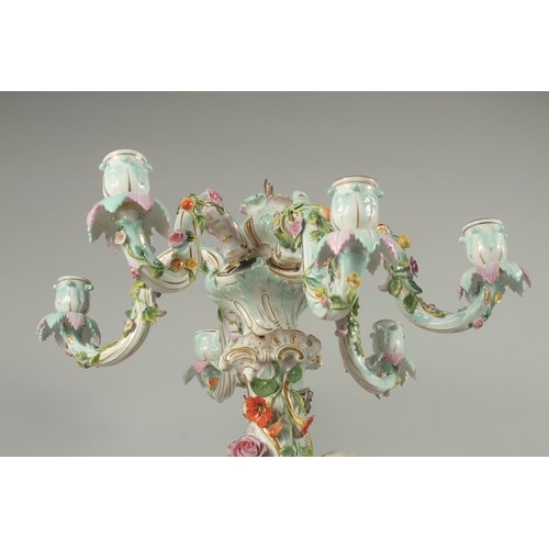 1100 - A SUPERB MEISSEN PORCELAIN CANDELABRA MUDEL VON ERNST, AUGUST LEUTERITZ.1862 -1885. The stem with a ... 