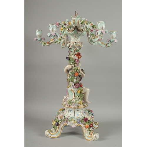 1100 - A SUPERB MEISSEN PORCELAIN CANDELABRA MUDEL VON ERNST, AUGUST LEUTERITZ.1862 -1885. The stem with a ... 