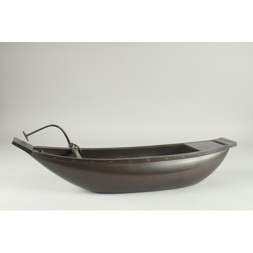 99 - A JAPANESE MEIJI PERIOD BRONZE IKEBANA BOAT, 53cm long.