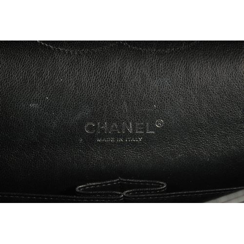 1248 - A SUPERB CHANEL LEATHER BAG in original box.