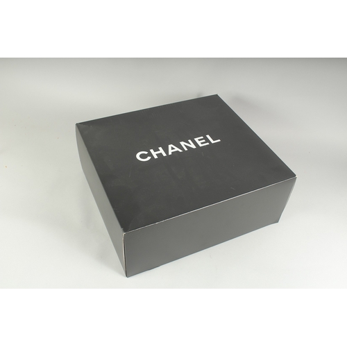 1248 - A SUPERB CHANEL LEATHER BAG in original box.