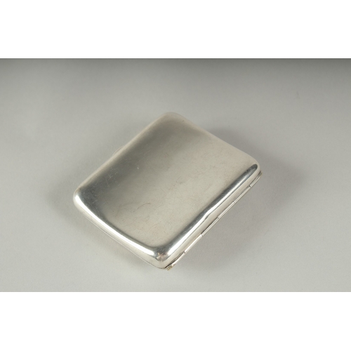 1278 - A PLAIN CIGARETTE CASE, Birmingham 1904, 67gms. An oval enamel of a spaniel.