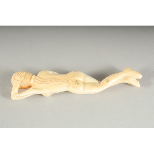 1308 - A DOCTOR'S NUDE, BONE FEMALE FIGURE. 5ins long.