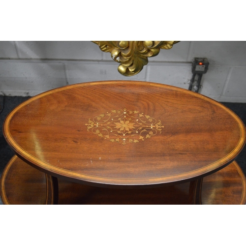 375 - A good Edwardian inlaid mahogany two-tier tray top etagere.