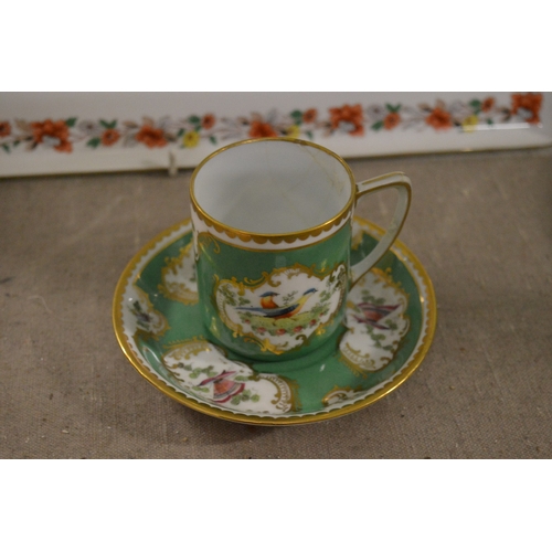 457 - Decorative china.