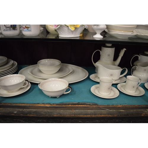 93 - A quantity of Royal Doulton Morning Star dinnerware.