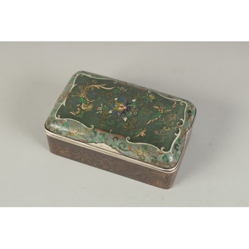 111 - A VERY FINE 19TH CENTURY CLOISONNE ENAMELLED LIDDED BOX, with intricate wirework phoenix designs and... 