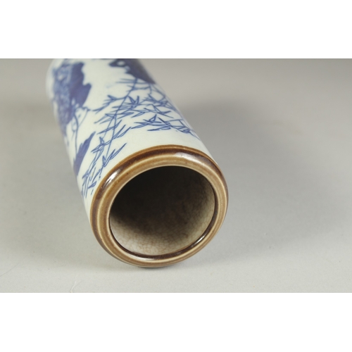 118 - TWO CHINESE BLUE AND WHITE PORCELAIN DISHES, together with a cylindrical vase, (3).