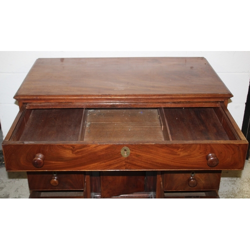 1064 - A GEORGE III MAHOGANY ARCHITECTS / WRITING DESK the frieze drawer fitted with a beize lined sliding ... 