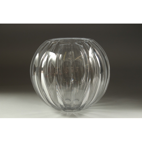 1075 - A LARGE  ROGASKA CRYSTAL GLASS BULBUS VASE Signed, 7ins hign in a display box.