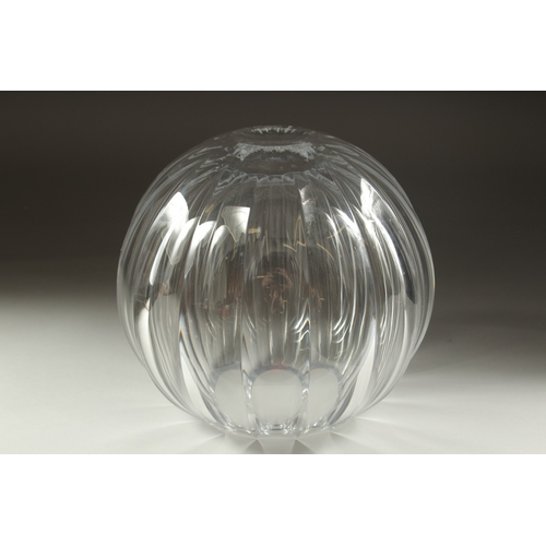 1075 - A LARGE  ROGASKA CRYSTAL GLASS BULBUS VASE Signed, 7ins hign in a display box.