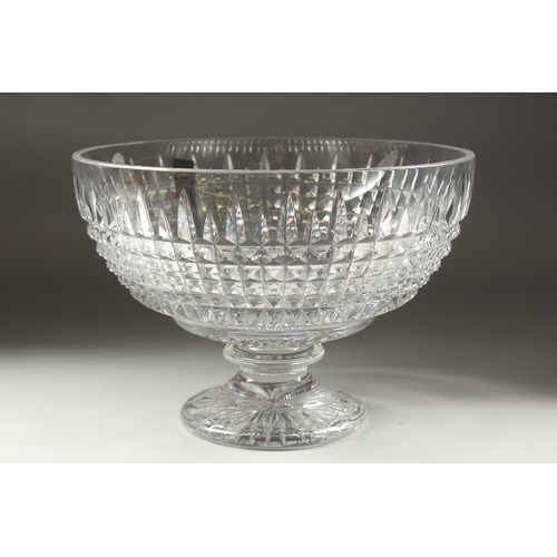 1076 - A LARGE WATERFORD LISMORE DIAMOND FACETED CENTREPIECE. 12ins diameter in original box, with certific... 