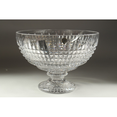 1076 - A LARGE WATERFORD LISMORE DIAMOND FACETED CENTREPIECE. 12ins diameter in original box, with certific... 