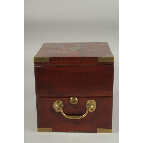 1201 - A SUPERB MAHOGANY CASE CHRONOMETER by ROBERT MOLYNEUX & SONS, 50 Southampton Row, London. No. 2123. ... 