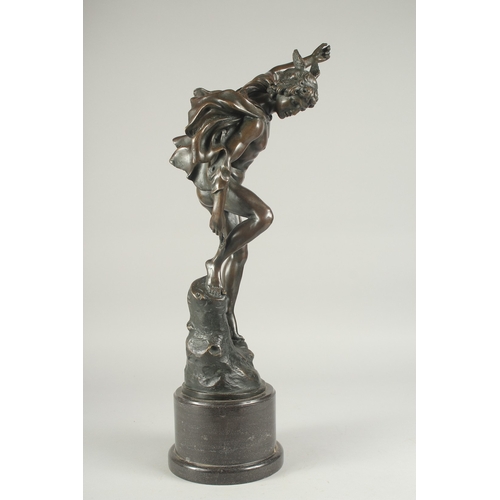 1266 - GIAMBOLOGNA. A GOOD BRONZE CLASSICAL FIGURE. Signed, on a circular base. 22ins high.