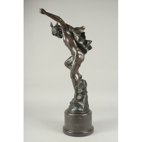 1266 - GIAMBOLOGNA. A GOOD BRONZE CLASSICAL FIGURE. Signed, on a circular base. 22ins high.