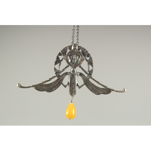 1586 - A DECO STYLE SILVER AMBER DROP PENDANT AND CHAIN.