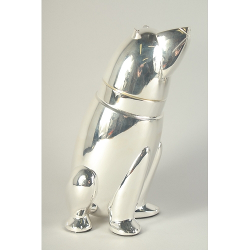 1687 - A SILVER PLATED COCKTAIL SHAKER, modelled as a POLAR BEAR.  10Ins high.