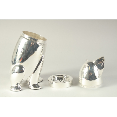 1687 - A SILVER PLATED COCKTAIL SHAKER, modelled as a POLAR BEAR.  10Ins high.