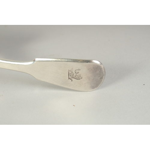 1714 - A GOERGE IV SILVER FIDDLE PATTERN FISH SLICE. London 1824, Maker:  T. D.