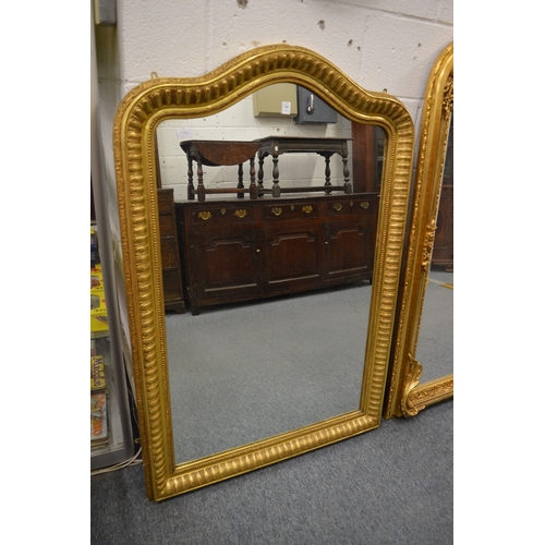 264 - A good 19th century arched topped gilt framed wall mirror.