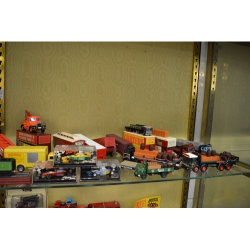 639 - A good large collection of Dinky, Corgi and other boxed and unboxed cars, figures etc to include num... 