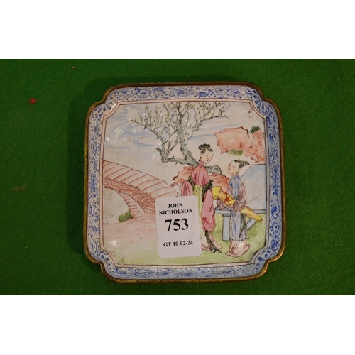 753 - A small Chinese enamel dish.