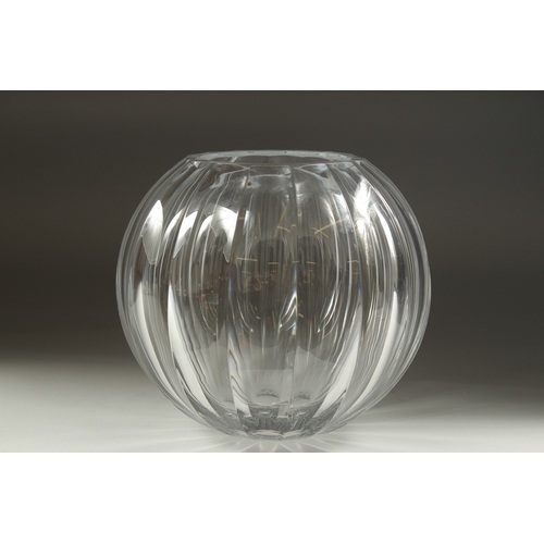 1051 - A LARGE  ROGASKA CRYSTAL GLASS BULBUS VASE Signed, 7ins hign in a display box.