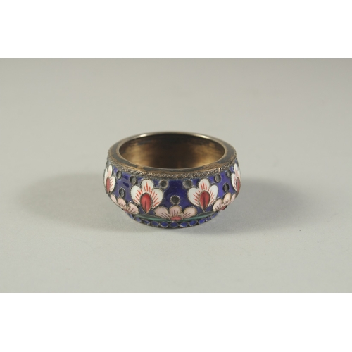 1643 - A SMALL RUSSIAN SILVER AND ENAMEL CIRCULAR SALT.