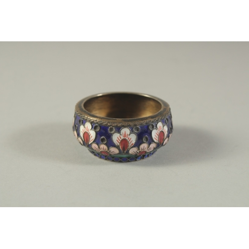 1643 - A SMALL RUSSIAN SILVER AND ENAMEL CIRCULAR SALT.