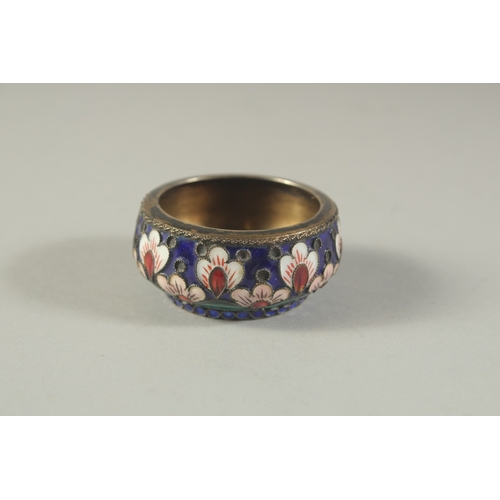 1643 - A SMALL RUSSIAN SILVER AND ENAMEL CIRCULAR SALT.