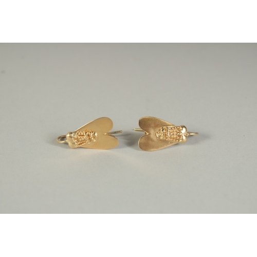 1777 - A PAIR OF 18CT YELLOW GOLD EGYPTIAN FLY SHAPED EARRINGS.