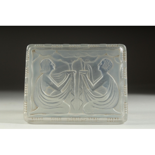 1058 - A CASTELLANI FRENCH OPALINE RECTANGULAR BOX AND COVER, the lid with two figures. 4.75ins.