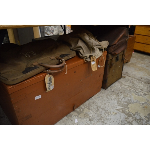 134 - Old holdall's and trunks.