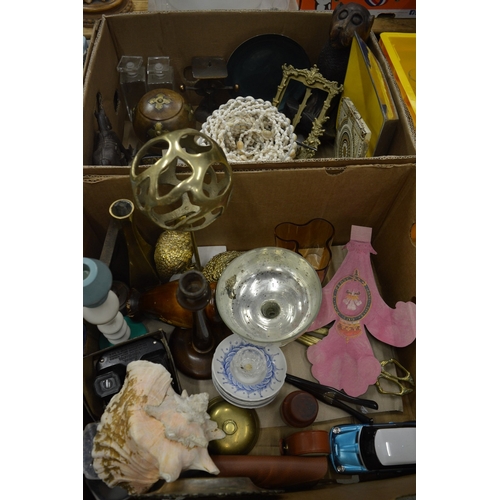 142 - Quantity of decorative and ornamental items etc.