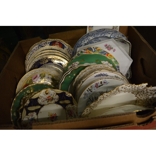 165 - A large quantity of decorative plates.