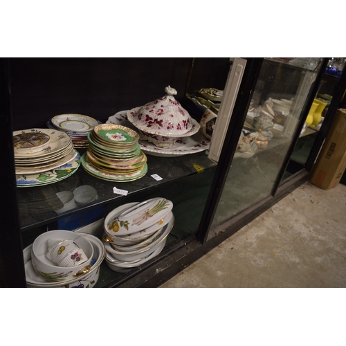 168 - Quantity of decorative china.