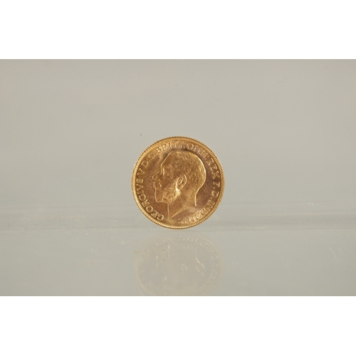 18 - A GEORGE V GOLD SOVEREIGN, 1925. ROYAL MINT, boxed.