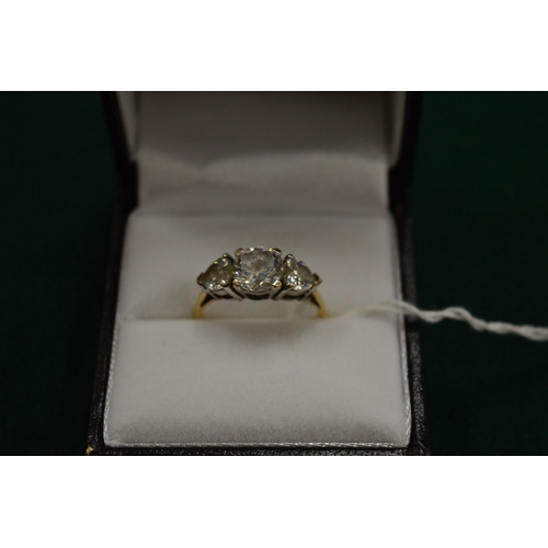 993 - A 9ct gold and cubic zirconia ring, size S.