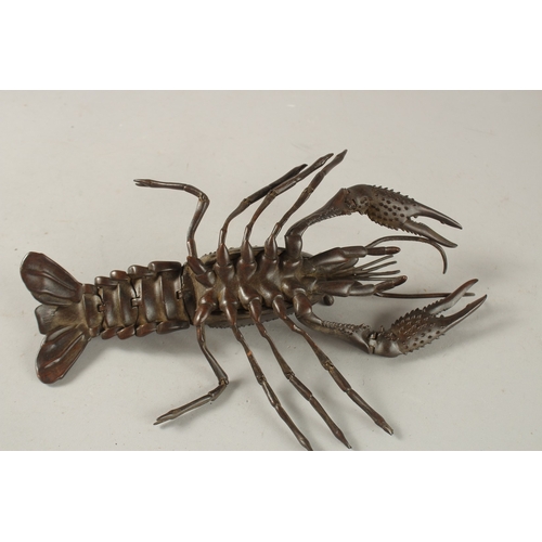 30 - A LARGE ARTICULATED BRONZE OKIMONO OF A LOBSTER, 25cm long.