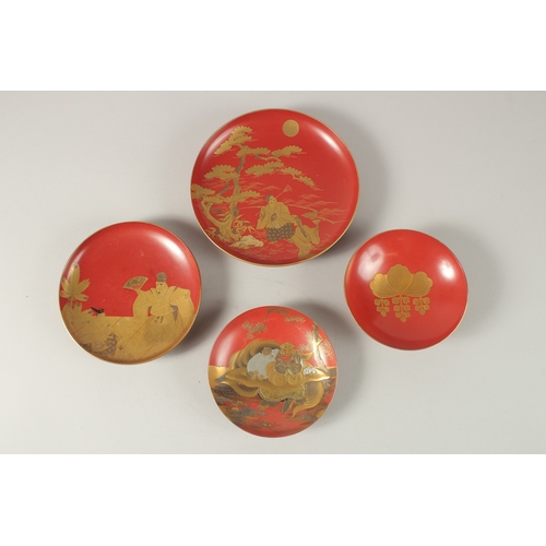 59 - A FINE 19TH CENTURY JAPANESE MEIJI PERIOD KAJIWARA FAMILY RED AND GILT LACQUER SAKE DISH, depicting ... 