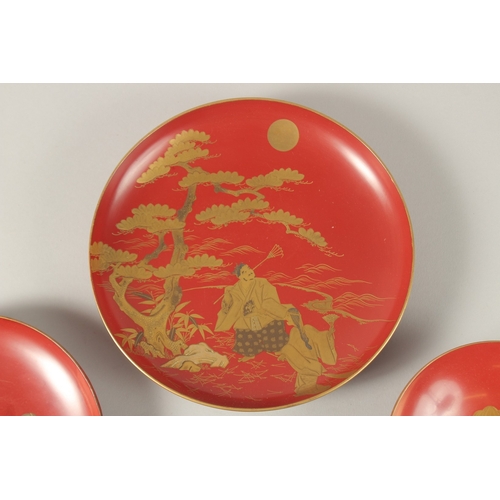 59 - A FINE 19TH CENTURY JAPANESE MEIJI PERIOD KAJIWARA FAMILY RED AND GILT LACQUER SAKE DISH, depicting ... 