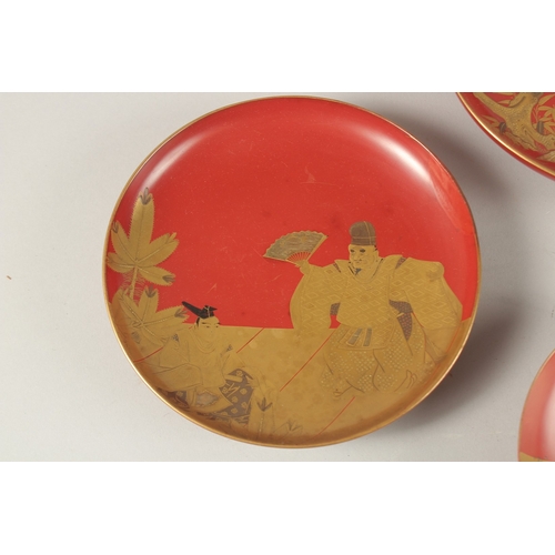 59 - A FINE 19TH CENTURY JAPANESE MEIJI PERIOD KAJIWARA FAMILY RED AND GILT LACQUER SAKE DISH, depicting ... 