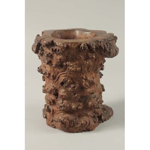 67 - A FINE AND LARGE CHINESE ROOT WOOD BITONG BRUSH POT, of naturalistic form, 19.5cm high.