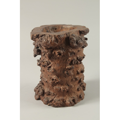 67 - A FINE AND LARGE CHINESE ROOT WOOD BITONG BRUSH POT, of naturalistic form, 19.5cm high.