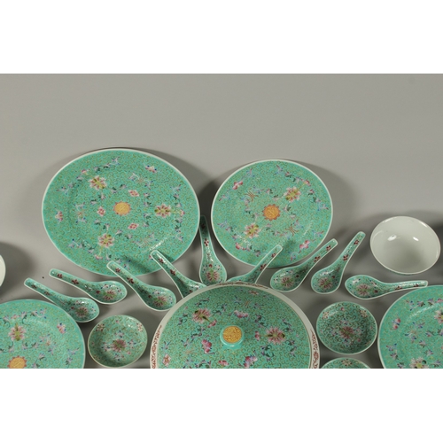 8 - A CHINESE TURQUOISE FAMILLE ROSE MUN SHOU PORCELAIN DINNER SERVICE, with character marks to base, co... 